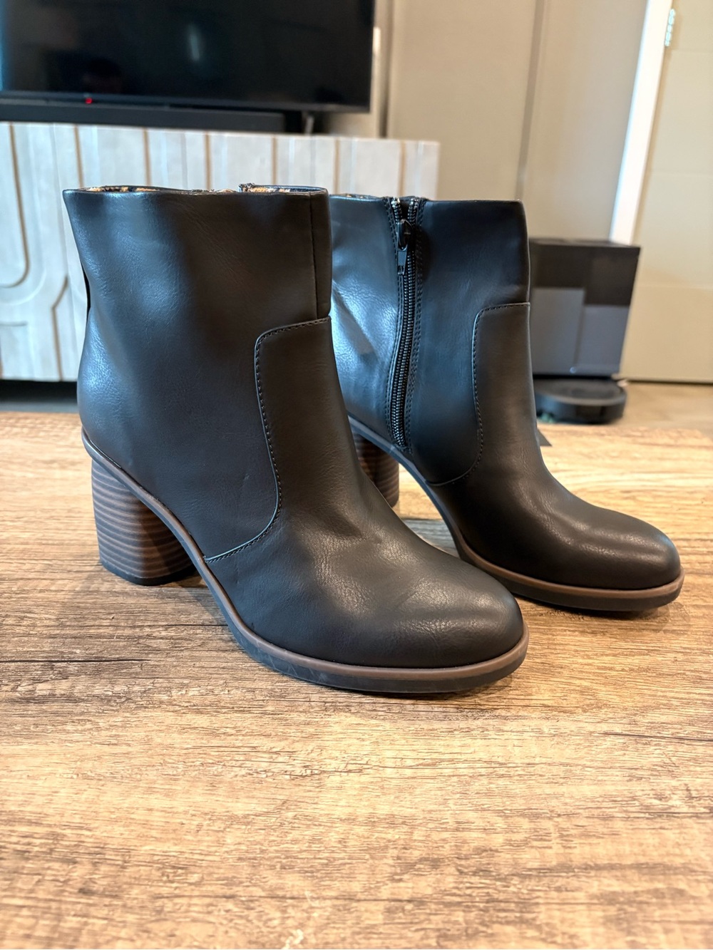 Korks Black Block Heel Ankle Booties NWOB Size 7M 3” Heel